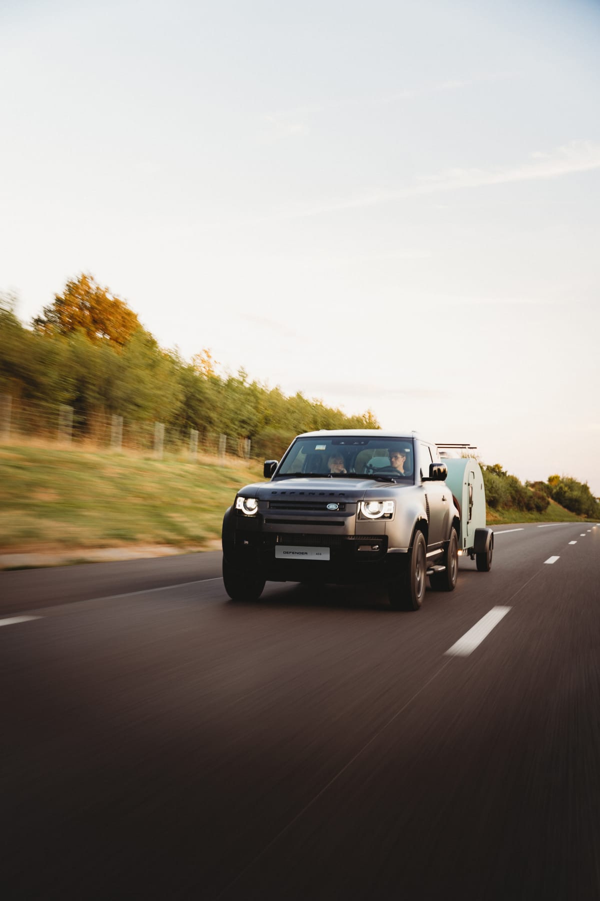 Huur de Pure Camper in combinatie met de iconische Defender